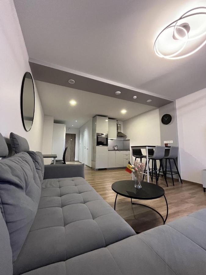 Apartment Lovely Flat With Great Location *